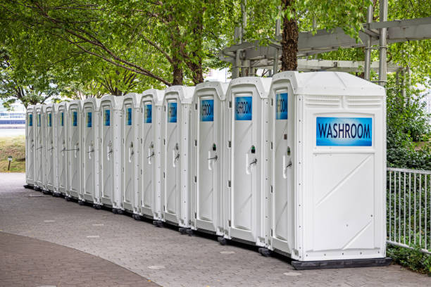Best Portable restroom trailer rental  in Cypress Gardens, FL